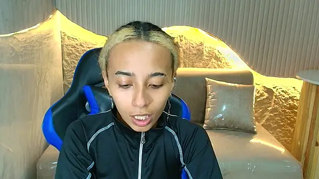 Agnis ink r online show from 11/12/25, 01:11