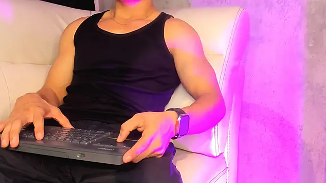 Snapshot of Manuel_FPG chatting on 09/21/25, 08:32 Manuel FPG online show from 09/21/25, 08:32