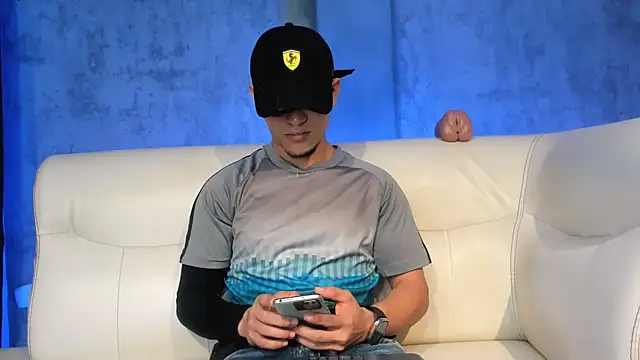 Snapshot of Manuel_FPG chatting on 09/29/25, 12:54 Manuel FPG online show from 09/29/25, 12:54