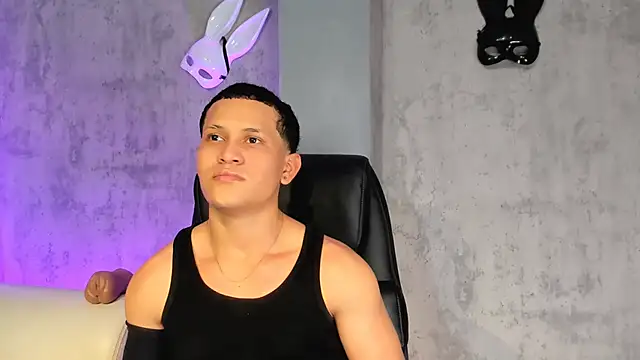 Snapshot of Manuel_FPG chatting on 10/04/25, 08:18 Manuel FPG online show from 10/04/25, 08:18