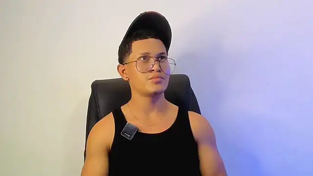 Snapshot of Manuel_FPG chatting on 10/08/25, 07:55 Manuel FPG online show from 10/08/25, 07:55