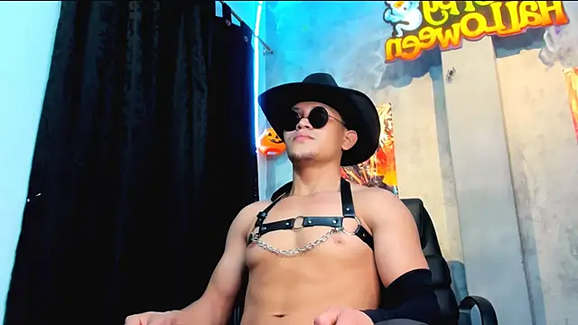 Snapshot of Manuel_FPG chatting on 10/28/25, 01:20 Manuel FPG online show from 10/28/25, 01:20