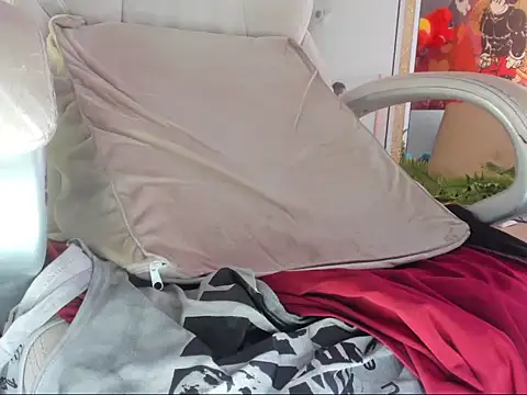 mila dash online show from 09/25/25, 12:31