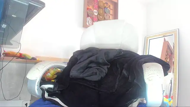 mila dash online show from 11/27/25, 11:23