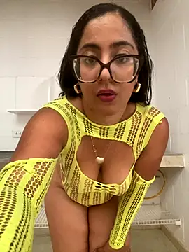 Jessyivonne online show from 10/16/25, 09:49