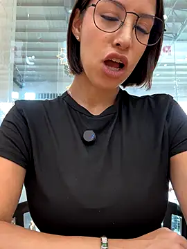 luvely online show from 11/19/25, 07:25