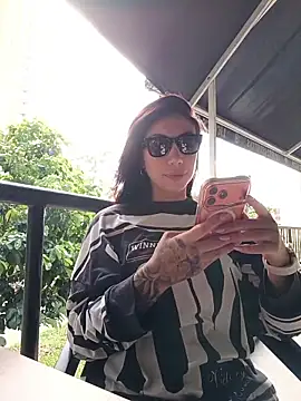 Sarahlove 90 online show from 04/23/26, 09:28