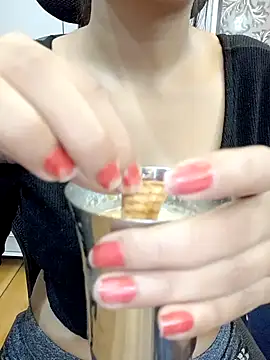 Snapshot of Deepa_devi69 chatting on 11/11/25, 05:57 Deepa devi69 online show from 11/11/25, 05:57