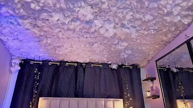 melody-rouss online show from 09/18/25, 03:30