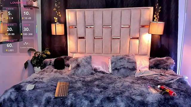 melody-rouss online show from 09/30/25, 07:13