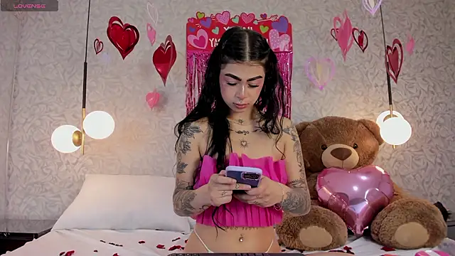 Snapshot of skailyn_angels chatting on 02/15/26, 01:57 skailyn angels online show from 02/15/26, 01:57