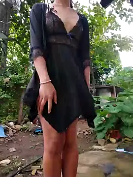 Snapshot of dianne_swift chatting on 01/08/26, 12:24 dianne swift online show from 01/08/26, 12:24