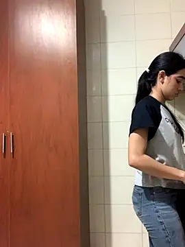 Kylie Patrick online show from 10/17/25, 01:20