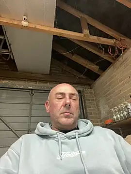 Richmcgee online show from 04/05/26, 07:22