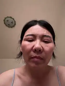 Snapshot of xiiuuff18 chatting on 09/11/25, 04:34 xiiuuff18 online show from 09/11/25, 04:34