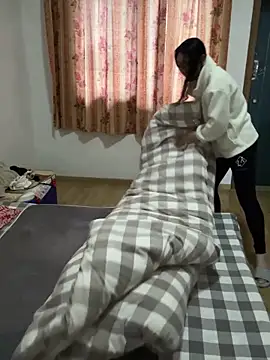 Snapshot of xiiuuff18 chatting on 11/12/25, 11:25 xiiuuff18 online show from 11/12/25, 11:25