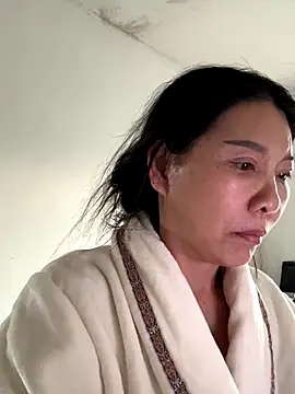 Snapshot of xiiuuff18 chatting on 11/22/25, 11:15 xiiuuff18 online show from 11/22/25, 11:15