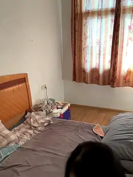 xiiuuff18 online show from 12/19/25, 02:40