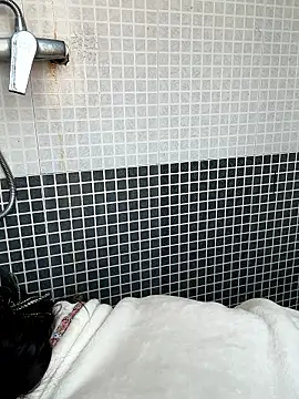 xiiuuff18 online show from 01/09/26, 12:13