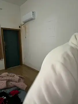 xiiuuff18 online show from 03/04/26, 12:11