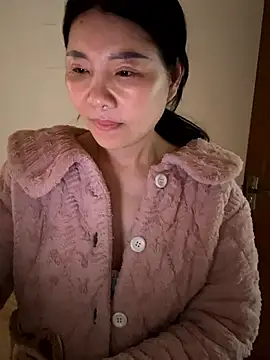 xiiuuff18 online show from 03/21/26, 12:26