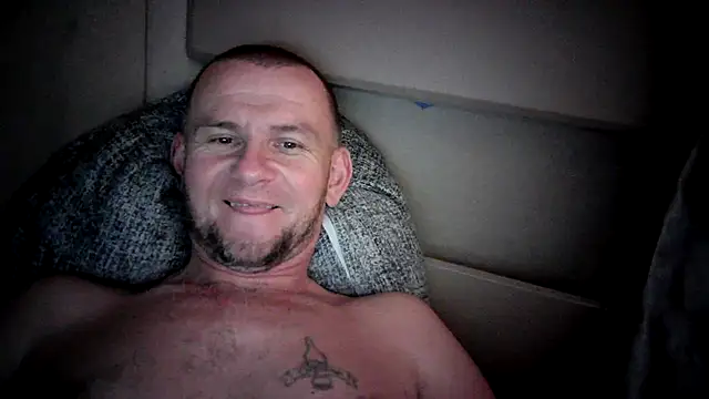 Snapshot of RoadDaddyXL chatting on 09/12/25, 10:43 RoadDaddyXL online show from 09/12/25, 10:43