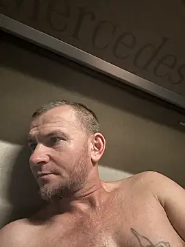 Snapshot of RoadDaddyXL chatting on 10/05/25, 05:00 RoadDaddyXL online show from 10/05/25, 05:00