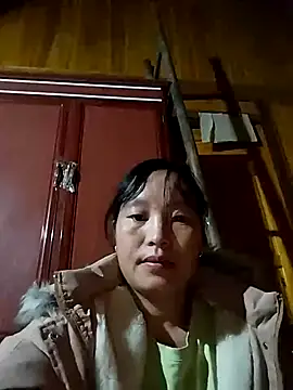 Snapshot of miss-su chatting on 10/24/25, 11:12 miss-su online show from 10/24/25, 11:12