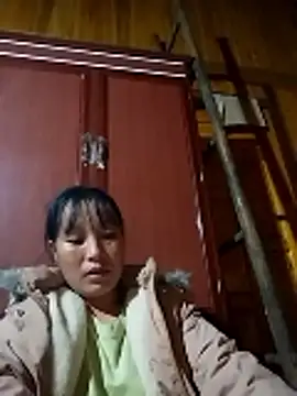 Snapshot of miss-su chatting on 10/25/25, 12:45 miss-su online show from 10/25/25, 12:45