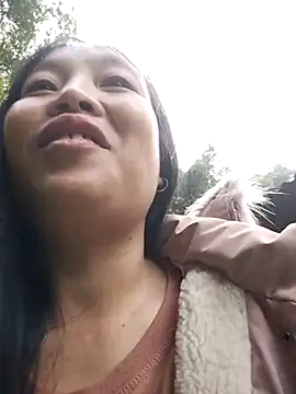 Snapshot of miss-su chatting on 11/20/25, 12:44 miss-su online show from 11/20/25, 12:44