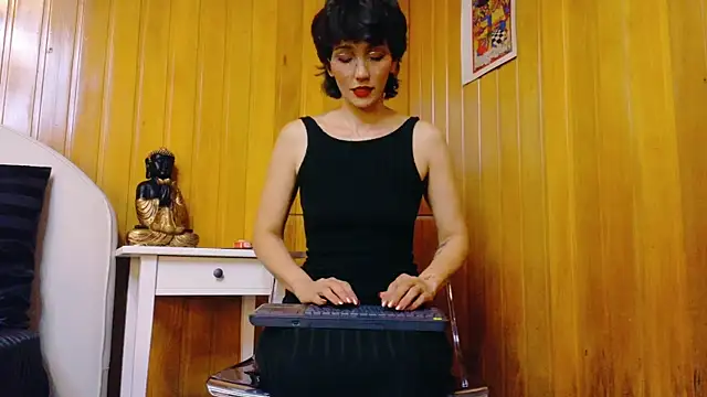 Zafiro Gem  online show from 10/28/25, 07:16