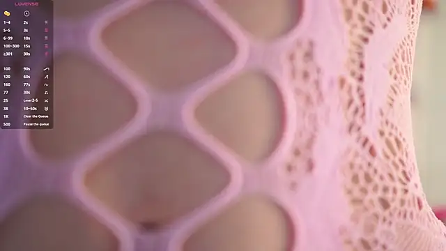 Snapshot of MandaReh chatting on 10/17/25, 04:04 MandaReh online show from 10/17/25, 04:04