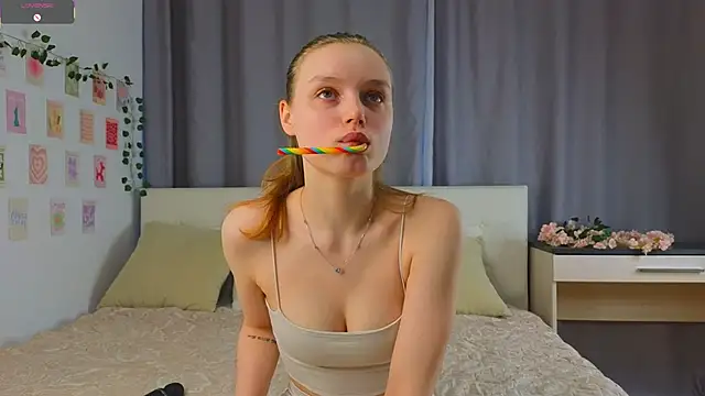 Snapshot of MandaReh chatting on 12/02/25, 04:07 MandaReh online show from 12/02/25, 04:07