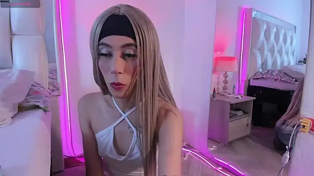 Darlyn tenderhot   online show from 04/14/26, 04:24