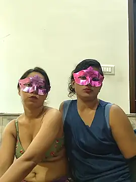 Snapshot of your_chandni04 chatting on 11/18/25, 05:56 your chandni04 online show from 11/18/25, 05:56