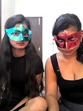 Snapshot of your_chandni04 chatting on 12/18/25, 07:58 your chandni04 online show from 12/18/25, 07:58