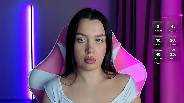 AmeliaSonk231 online show from 10/21/25, 06:52