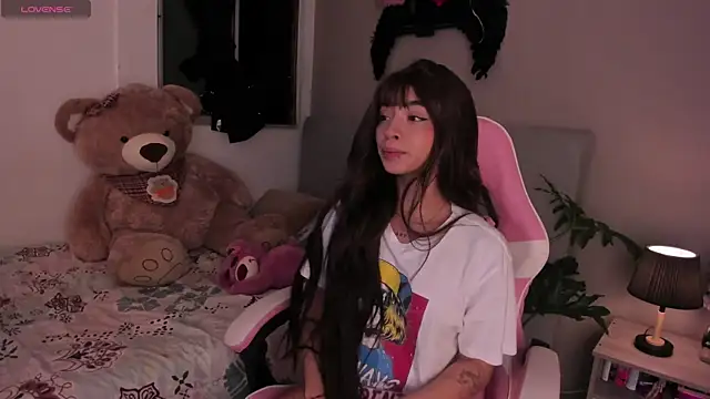 Snapshot of EmystarX chatting on 07/14/26, 12:35 EmystarX online show from 07/14/26, 12:35