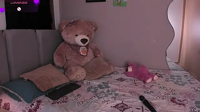 Snapshot of EmystarX chatting on 08/02/26, 01:48 EmystarX online show from 08/02/26, 01:48