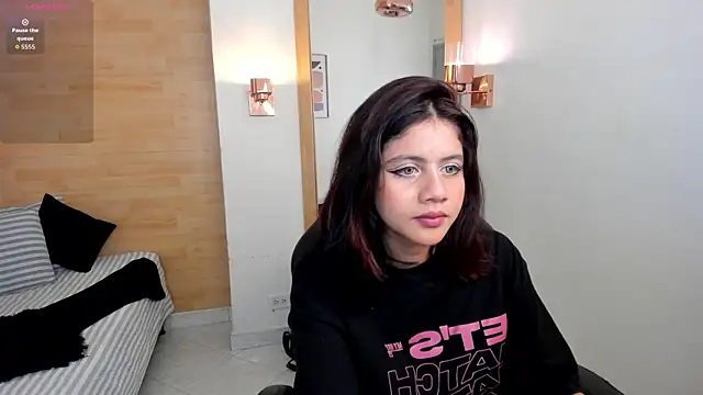 Snapshot of Julieth_brown_ chatting on 09/14/25, 12:26 Julieth brown online show from 09/14/25, 12:26
