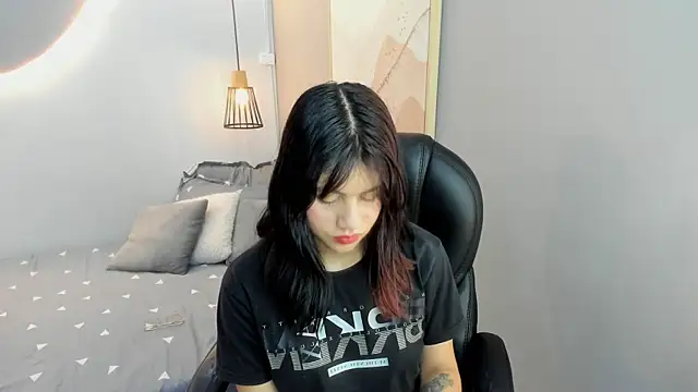 Snapshot of Julieth_brown_ chatting on 10/18/25, 07:58 Julieth brown online show from 10/18/25, 07:58