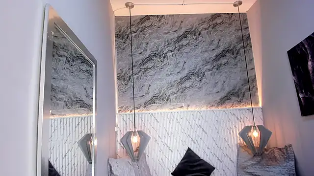 Julieth brown  online show from 11/09/25, 12:25