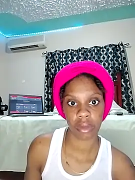 PinkSkyyy online show from 12/22/25, 02:30