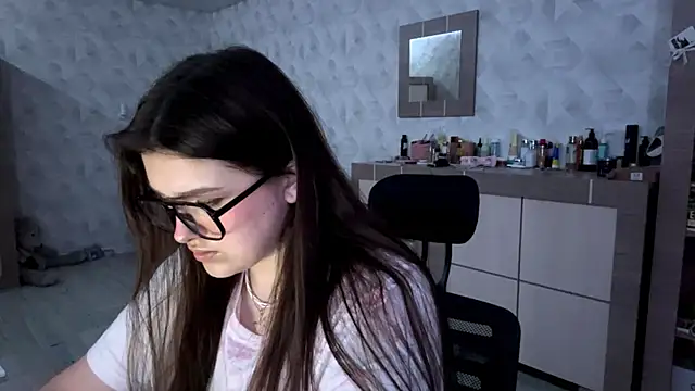 CarylWeatherholtz online show from 12/21/25, 03:08