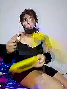 Snapshot of Banouti_23 chatting on 09/26/25, 02:10 Banouti 23 online show from 09/26/25, 02:10