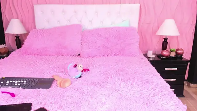 Snapshot of Dulceemia_ chatting on 09/30/25, 07:52 Dulceemia  online show from 09/30/25, 07:52