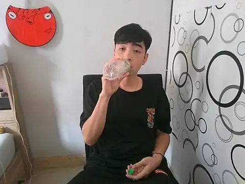 moaman190 online show from 11/28/25, 07:44