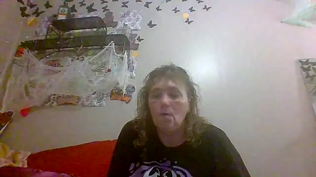 Snapshot of Bored_Grandma chatting on 09/09/25, 02:44 Bored Grandma online show from 09/09/25, 02:44