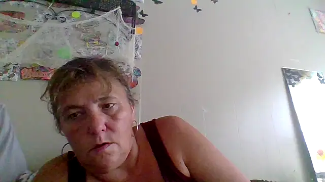 Snapshot of Bored_Grandma chatting on 09/19/25, 07:03 Bored Grandma online show from 09/19/25, 07:03