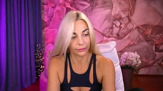 BellaRayyy online show from 09/29/25, 07:51